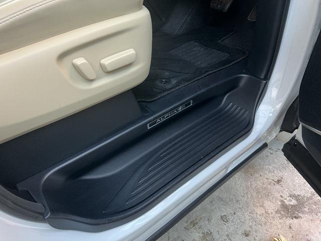 アルファード ３．５エグゼクティブラウンジＳ　最終モデル　メーカー保証付　禁煙車　Ｗサンルーフ　スペアタイヤ　前後ドライブレコーダー　ＩＧＬＡオーサアラーム　助手席ヘッドレスト可動式　改良後１０．５インチナビ　ＪＢＬ　パノラミックビューモニター（38枚目）