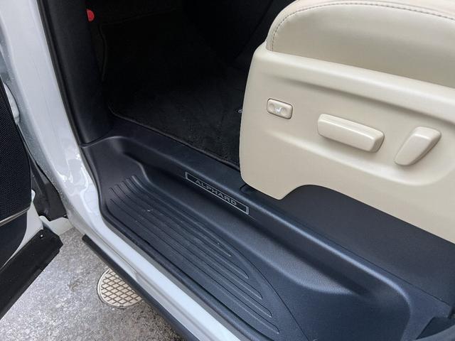 アルファード ３．５エグゼクティブラウンジＳ　最終モデル　メーカー保証付　禁煙車　Ｗサンルーフ　スペアタイヤ　前後ドライブレコーダー　ＩＧＬＡオーサアラーム　助手席ヘッドレスト可動式　改良後１０．５インチナビ　ＪＢＬ　パノラミックビューモニター（42枚目）