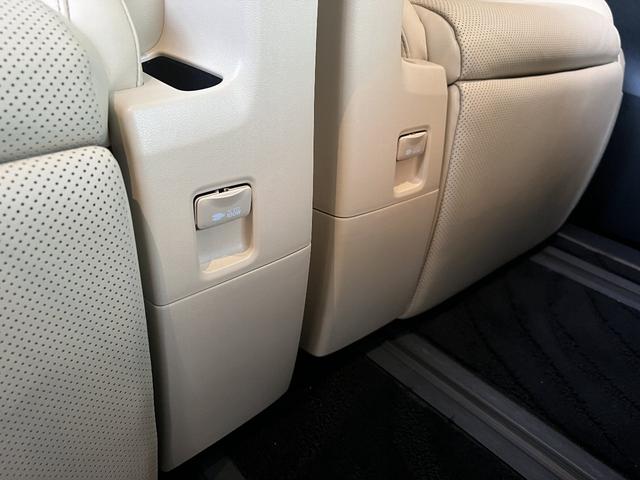 アルファード ３．５エグゼクティブラウンジＳ　最終モデル　メーカー保証付　禁煙車　Ｗサンルーフ　スペアタイヤ　前後ドライブレコーダー　ＩＧＬＡオーサアラーム　助手席ヘッドレスト可動式　改良後１０．５インチナビ　ＪＢＬ　パノラミックビューモニター（50枚目）