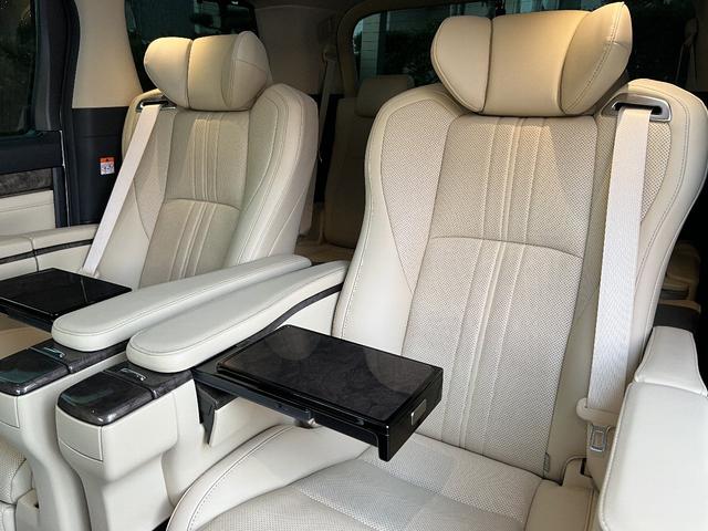 アルファード ３．５エグゼクティブラウンジＳ　最終モデル　メーカー保証付　禁煙車　Ｗサンルーフ　スペアタイヤ　前後ドライブレコーダー　ＩＧＬＡオーサアラーム　助手席ヘッドレスト可動式　改良後１０．５インチナビ　ＪＢＬ　パノラミックビューモニター（57枚目）