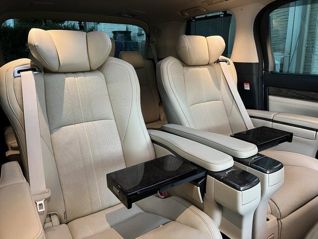 アルファード ３．５エグゼクティブラウンジＳ　最終モデル　メーカー保証付　禁煙車　Ｗサンルーフ　スペアタイヤ　前後ドライブレコーダー　ＩＧＬＡオーサアラーム　助手席ヘッドレスト可動式　改良後１０．５インチナビ　ＪＢＬ　パノラミックビューモニター（58枚目）