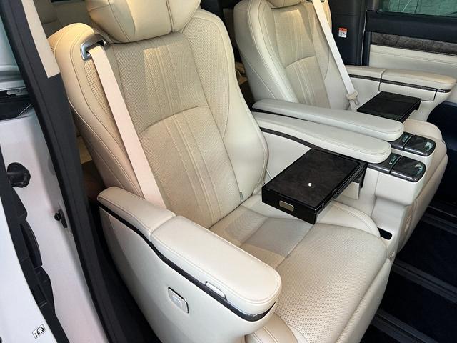 アルファード ３．５エグゼクティブラウンジＳ　最終モデル　メーカー保証付　禁煙車　Ｗサンルーフ　スペアタイヤ　前後ドライブレコーダー　ＩＧＬＡオーサアラーム　助手席ヘッドレスト可動式　改良後１０．５インチナビ　ＪＢＬ　パノラミックビューモニター（61枚目）