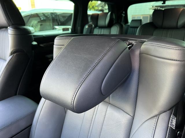 助手席ヘッドレスト可動式