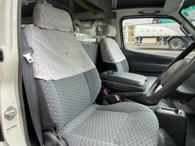 ハイエースバン ロングＤＸ　ＧＬパッケージ　集中ドアロック　車中泊仕様　木製棚＆ケース＆折り畳みテーブル２個天井、床、側面木板張り（5枚目）