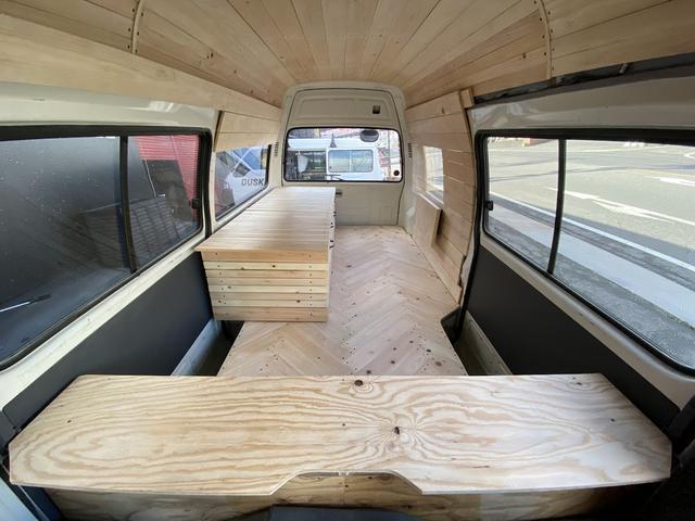 ハイエースバン ロングＤＸ　ＧＬパッケージ　集中ドアロック　車中泊仕様　木製棚＆ケース＆折り畳みテーブル２個天井、床、側面木板張り（7枚目）