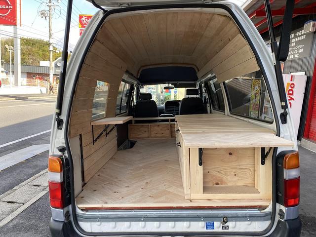 ハイエースバン ロングＤＸ　ＧＬパッケージ　集中ドアロック　車中泊仕様　木製棚＆ケース＆折り畳みテーブル２個天井、床、側面木板張り（9枚目）