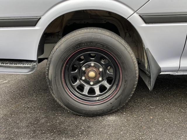 ハイエースバン ロングＤＸ　ＧＬパッケージ　集中ドアロック　車中泊仕様　木製棚＆ケース＆折り畳みテーブル２個天井、床、側面木板張り（38枚目）