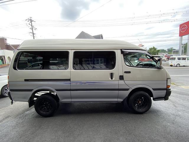 ハイエースバン ロングＤＸ　ＧＬパッケージ　集中ドアロック　車中泊仕様　木製棚＆ケース＆折り畳みテーブル２個天井、床、側面木板張り（46枚目）