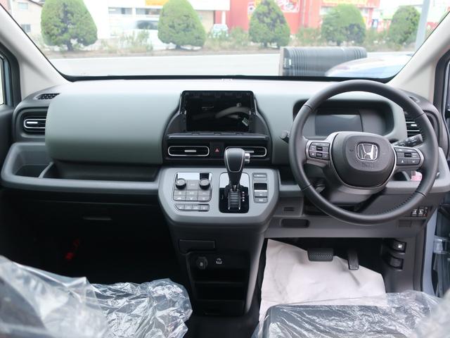 フリード e:HEVクロスター 新車未登録 ディーラーオプション装着車(フロントグリル ブラックエンブレム ボディーサイドモール) リアクーラー ホンダセンシング ブラインドスポットインフォメーション運転席助手席シートヒーター(17枚目)