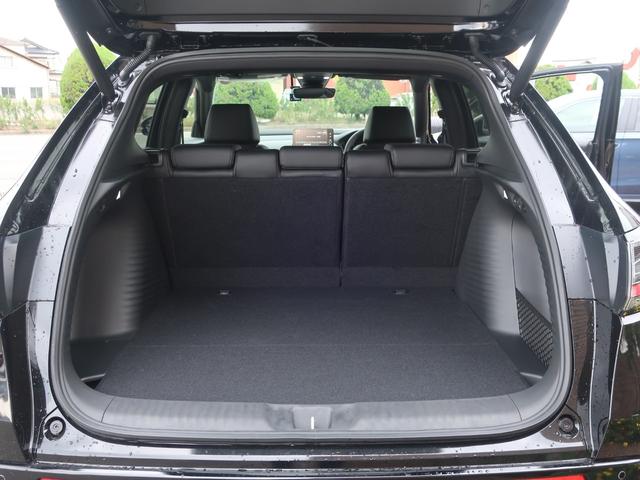 ZR-V e:HEV X特別仕様車ブラックスタイル 当店試乗車 ディーラーオプション装着車(フロアマット 社外FRドラレコ CPCコーティング施工)後退出庫サポート マルチビューカメラシステム ホンダコネクトディスプレー ETC ワイヤレス充電器(11枚目)
