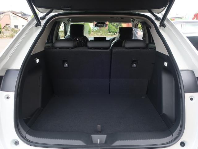 ヴェゼル ｅ：ＨＥＶ　Ｚ　新車未登録　ディーラーオプション装着車（フロントグリル　フォグライトガーニッシュ　Ｆロアスカート　ブラックエンブレム　ドアミラーカバー）ブラインドスポットインフォメーション　パワーテールゲート（16枚目）