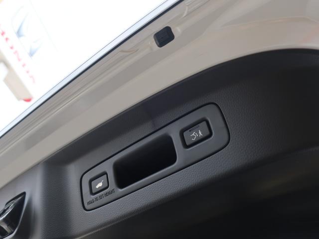 ヴェゼル ｅ：ＨＥＶ　Ｚ　新車未登録　ディーラーオプション装着車（フロントグリル　フォグライトガーニッシュ　Ｆロアスカート　ブラックエンブレム　ドアミラーカバー）ブラインドスポットインフォメーション　パワーテールゲート（18枚目）