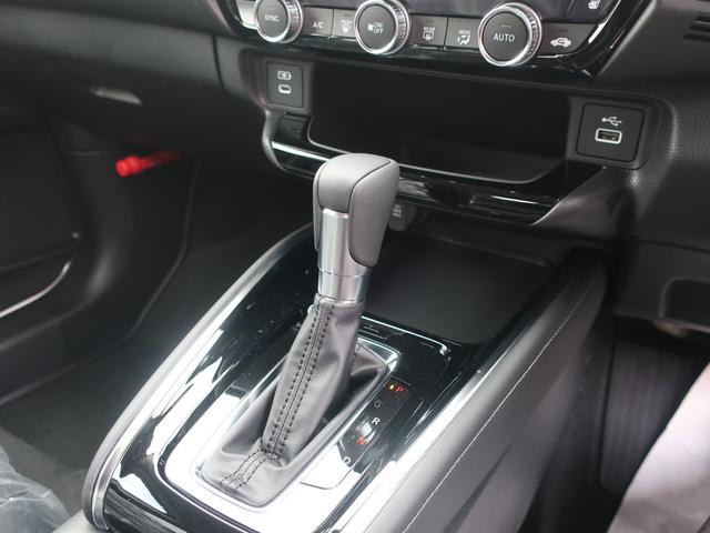 ヴェゼル ｅ：ＨＥＶ　Ｚ　新車未登録　ディーラーオプション装着車（フロントグリル　フォグライトガーニッシュ　Ｆロアスカート　ブラックエンブレム　ドアミラーカバー）ブラインドスポットインフォメーション　パワーテールゲート（28枚目）