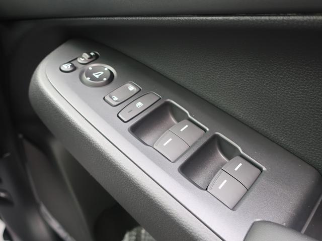 ヴェゼル ｅ：ＨＥＶ　Ｚ　新車未登録　ディーラーオプション装着車（フロントグリル　フォグライトガーニッシュ　Ｆロアスカート　ブラックエンブレム　ドアミラーカバー）ブラインドスポットインフォメーション　パワーテールゲート（31枚目）