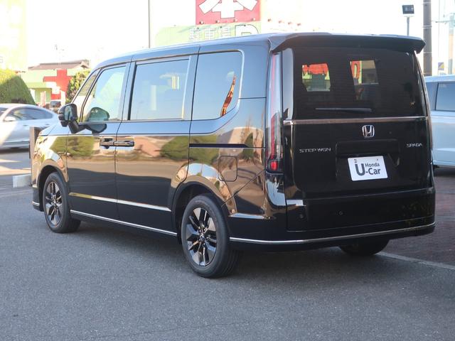 ステップワゴン スパーダ　当店試乗車　ディーラーオプション装着車（フロアマット　１１インチホンダコネクトナビ　ＥＴＣ）ホンダセンシング　ブラインドスポットインフォメーション　パワーテールゲート　トリプルゾーンＡＣ　１６ＡＷ（8枚目）