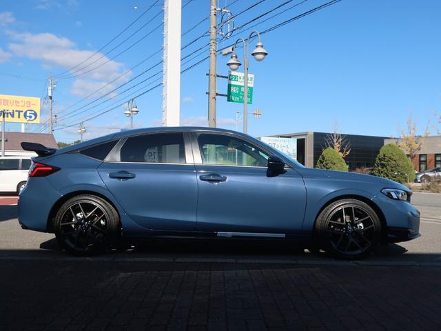 シビック ＥＸ　新車未登録　ディーラーオプション装着車（ドアミラーカバー　フロントバンパーガーニッシュ　テールゲートスポイラー）９インチホンダコネクトディスプレー　運転席助手席パワーシート　ＢＯＳＥサウンドシステム（5枚目）