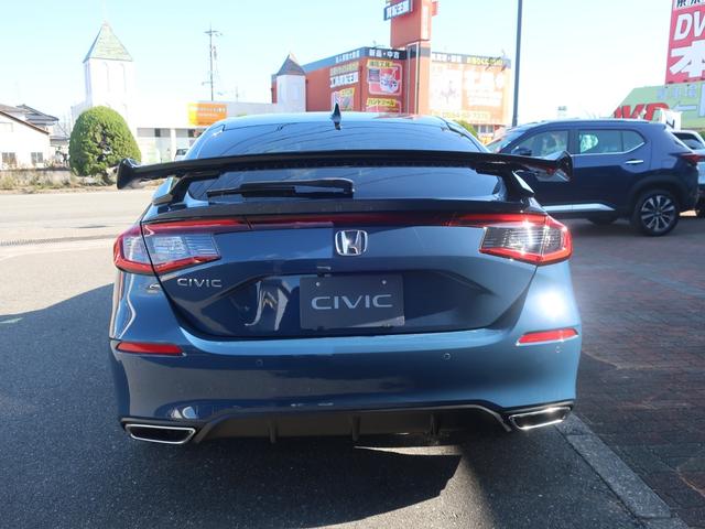 シビック ＥＸ　新車未登録　ディーラーオプション装着車（ドアミラーカバー　フロントバンパーガーニッシュ　テールゲートスポイラー）９インチホンダコネクトディスプレー　運転席助手席パワーシート　ＢＯＳＥサウンドシステム（6枚目）