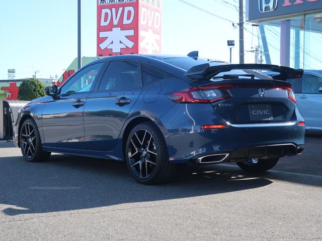 シビック ＥＸ　新車未登録　ディーラーオプション装着車（ドアミラーカバー　フロントバンパーガーニッシュ　テールゲートスポイラー）９インチホンダコネクトディスプレー　運転席助手席パワーシート　ＢＯＳＥサウンドシステム（8枚目）