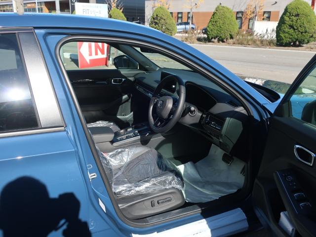 シビック ＥＸ　新車未登録　ディーラーオプション装着車（ドアミラーカバー　フロントバンパーガーニッシュ　テールゲートスポイラー）９インチホンダコネクトディスプレー　運転席助手席パワーシート　ＢＯＳＥサウンドシステム（12枚目）