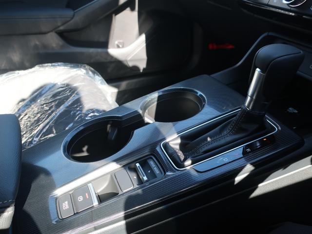 シビック ＥＸ　新車未登録　ディーラーオプション装着車（ドアミラーカバー　フロントバンパーガーニッシュ　テールゲートスポイラー）９インチホンダコネクトディスプレー　運転席助手席パワーシート　ＢＯＳＥサウンドシステム（29枚目）