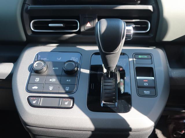 フリード クロスター　当店試乗車　ディーラーオプション装着車（８インチコネクトナビ　フロアマット）Ｂカメラ　ホンダセンシング　ブラインドスポットインフォメーション　両側パワスラ　運転席助手席シートヒーター１５ＡＷ（22枚目）