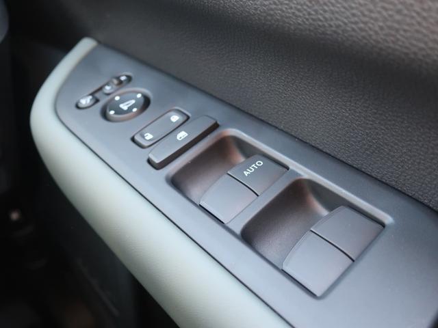 フリード クロスター　当店試乗車　ディーラーオプション装着車（８インチコネクトナビ　フロアマット）Ｂカメラ　ホンダセンシング　ブラインドスポットインフォメーション　両側パワスラ　運転席助手席シートヒーター１５ＡＷ（25枚目）