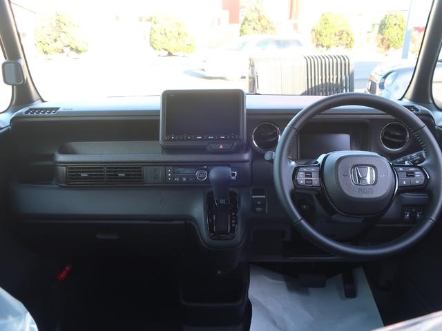 N-BOXカスタム ターボ 新車未登録 ディーラーオプション装着車(8インチコネクトナビ)ホンダセンシング Bカメラ 両側パワスラ 運転席助手席シートヒーター 本革巻ステアリング パドルシフト(13枚目)
