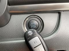 プッシュスタートスイッチです。最近ではスマートキーと言えばこのボタンですね。鞄から取り出さなくても走り出すことができます。 4