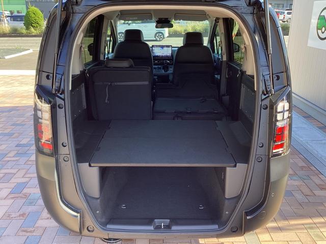 フリード ｅ：ＨＥＶクロスター　ＨｏｎｄａＳＥＮＳＩＮＧ　純正１１．４インチナビ　Ｂｌｕｅｔｏｏｔｈ　フルセグ　ＤＶＤ　録音　バックガイドモニター　ＬＥＤヘッドライト　ＬＥＤフォグライト　両側電動スライドドア　ビルトインＥＴＣ（30枚目）