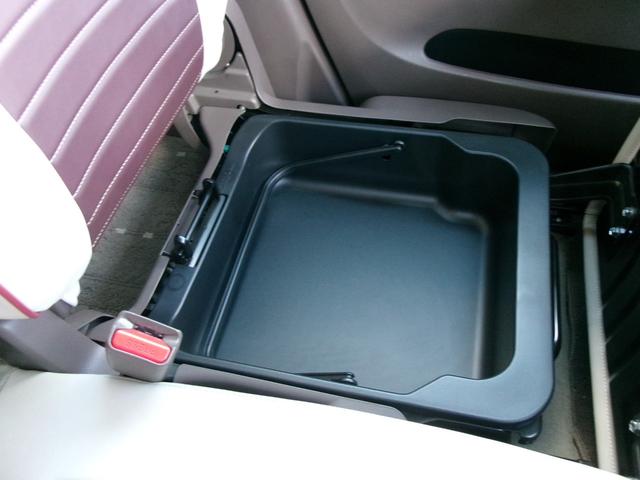 ����ȃV�[�g�̉��ɍL�����[�X�y�[�X�ɂȂ�܂��I