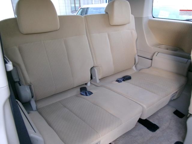 ３列目シートになります！こちらも大人が座っても十分なスペースが確保されてます！
