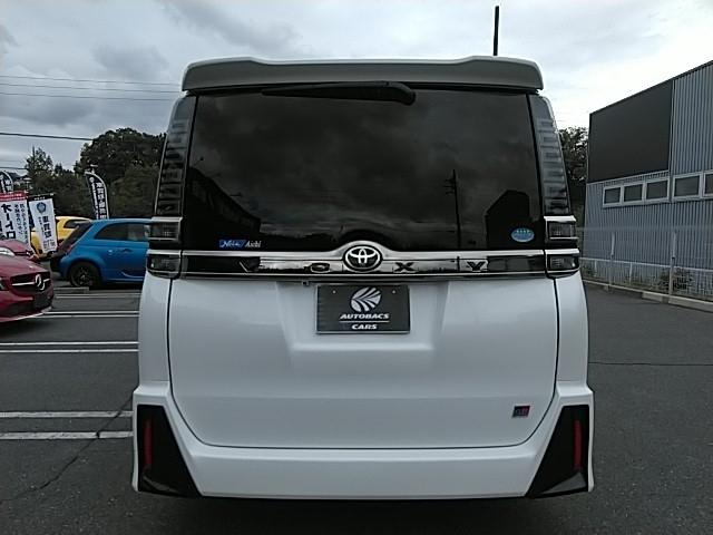 ヴォクシー ＺＳ　ＧＲスポーツ　ワンオーナー　キーレス　フルセグ　ナビ＆ＴＶ　１８アルミホイール　乗車定員７人　エアバッグ　オートマ　フル装備　ＥＴＣ　バックカメラ　スマートキー（5枚目）