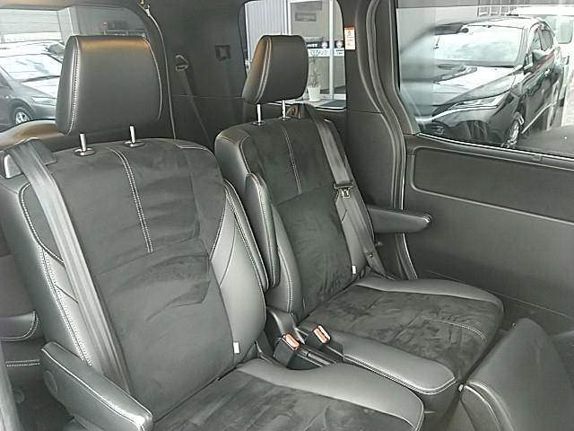 ヴォクシー ＺＳ　ＧＲスポーツ　ワンオーナー　キーレス　フルセグ　ナビ＆ＴＶ　１８アルミホイール　乗車定員７人　エアバッグ　オートマ　フル装備　ＥＴＣ　バックカメラ　スマートキー（12枚目）