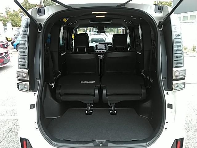 ヴォクシー ＺＳ　ＧＲスポーツ　ワンオーナー　キーレス　フルセグ　ナビ＆ＴＶ　１８アルミホイール　乗車定員７人　エアバッグ　オートマ　フル装備　ＥＴＣ　バックカメラ　スマートキー（14枚目）