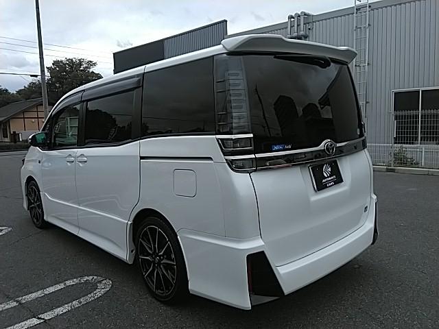 ヴォクシー ＺＳ　ＧＲスポーツ　ワンオーナー　キーレス　フルセグ　ナビ＆ＴＶ　１８アルミホイール　乗車定員７人　エアバッグ　オートマ　フル装備　ＥＴＣ　バックカメラ　スマートキー（18枚目）