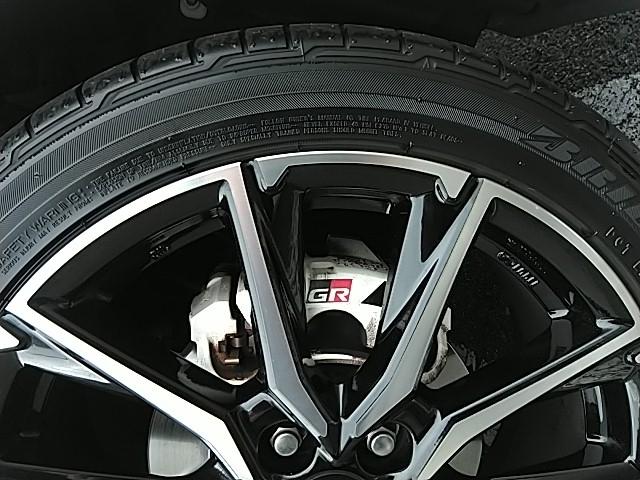 ヴォクシー ＺＳ　ＧＲスポーツ　ワンオーナー　キーレス　フルセグ　ナビ＆ＴＶ　１８アルミホイール　乗車定員７人　エアバッグ　オートマ　フル装備　ＥＴＣ　バックカメラ　スマートキー（20枚目）