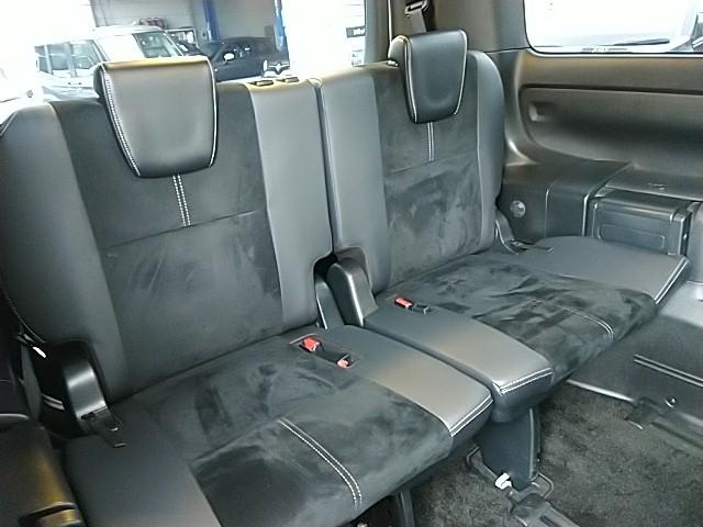 ヴォクシー ＺＳ　ＧＲスポーツ　ワンオーナー　キーレス　フルセグ　ナビ＆ＴＶ　１８アルミホイール　乗車定員７人　エアバッグ　オートマ　フル装備　ＥＴＣ　バックカメラ　スマートキー（27枚目）