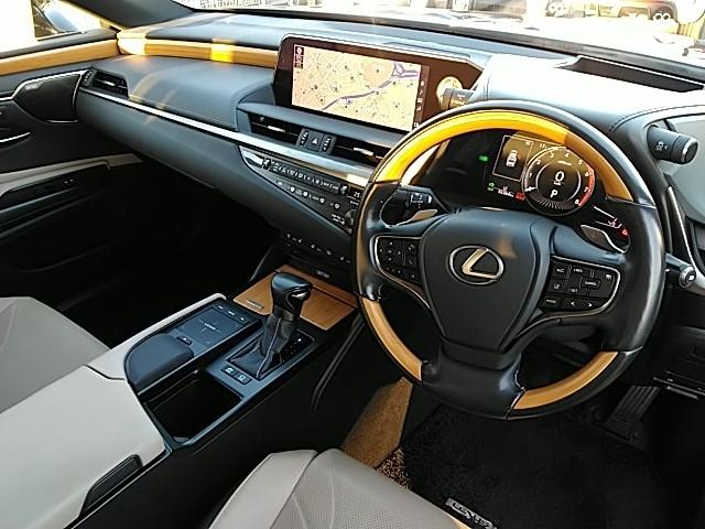 ＥＳ ＥＳ３００ｈ　バージョンＬ　ワンオーナー　サンルーフ　革シート　キーレス　フルセグ　ナビ＆ＴＶ　１８アルミホイール　エアバッグ　オートマ　フル装備　ＥＴＣ　バックカメラ　スマートキー（2枚目）