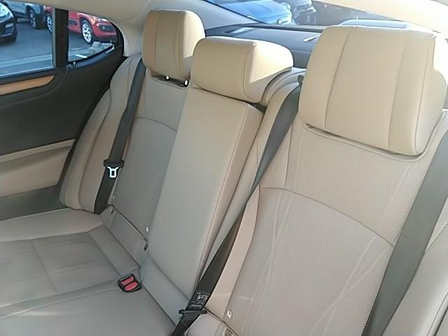 ＥＳ ＥＳ３００ｈ　バージョンＬ　ワンオーナー　サンルーフ　革シート　キーレス　フルセグ　ナビ＆ＴＶ　１８アルミホイール　エアバッグ　オートマ　フル装備　ＥＴＣ　バックカメラ　スマートキー（13枚目）