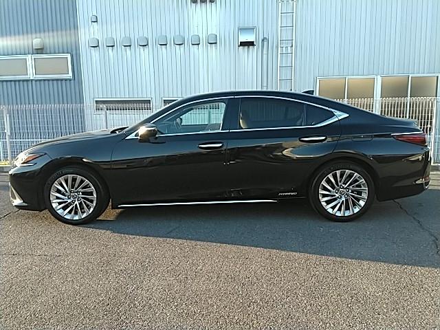 ＥＳ ＥＳ３００ｈ　バージョンＬ　ワンオーナー　サンルーフ　革シート　キーレス　フルセグ　ナビ＆ＴＶ　１８アルミホイール　エアバッグ　オートマ　フル装備　ＥＴＣ　バックカメラ　スマートキー（16枚目）