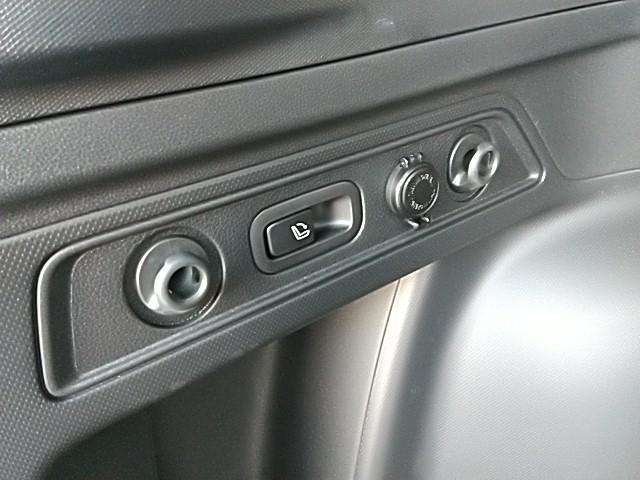 フォレスター STIスポーツ ワンオーナー 革シート キーレス フルセグ ナビ&TV 18アルミホイール エアバッグ オートマ フル装備 ETC バックカメラ スマートキー(21枚目)