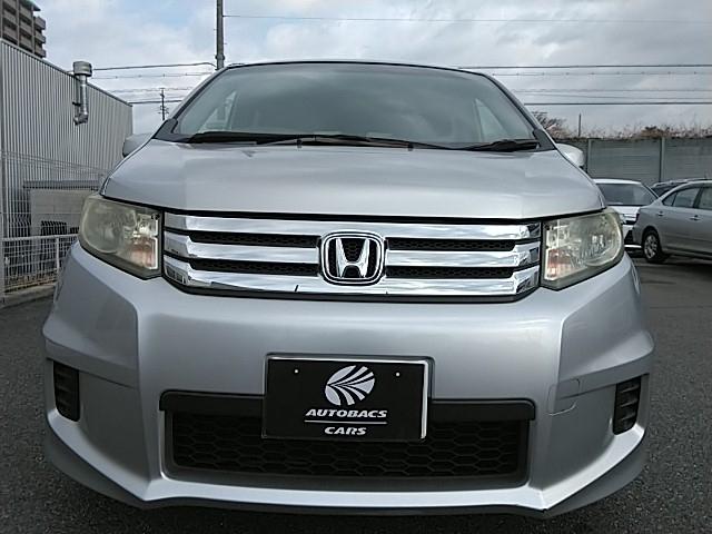 フリードスパイク Ｇ　エアロ　キーレス　ナビ　１５アルミホイール　エアバッグ　オートマ　フル装備　ＨＩＤヘッドライト　ＥＴＣ　バックカメラ　スマートキー（4枚目）