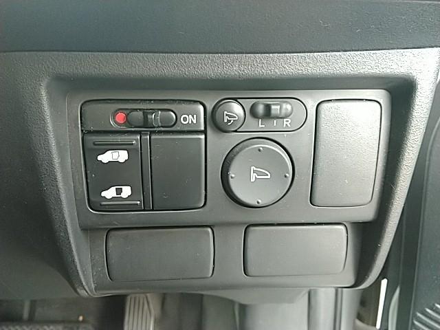 フリードスパイク Ｇ　エアロ　キーレス　ナビ　１５アルミホイール　エアバッグ　オートマ　フル装備　ＨＩＤヘッドライト　ＥＴＣ　バックカメラ　スマートキー（22枚目）