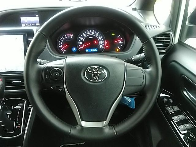 ヴォクシー ＺＳ　煌ＩＩ　ワンオーナー　キーレス　フルセグ　ナビ＆ＴＶ　乗車定員７人　エアバッグ　オートマ　フル装備　ＥＴＣ　バックカメラ　スマートキー（8枚目）