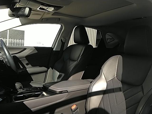 ＮＸ ＮＸ２５０　バージョンＬ　ワンオーナー　サンルーフ　革シート　キーレス　フルセグ　ナビ＆ＴＶ　２０アルミホイール　エアバッグ　オートマ　フル装備　ＥＴＣ　バックカメラ　スマートキー（11枚目）