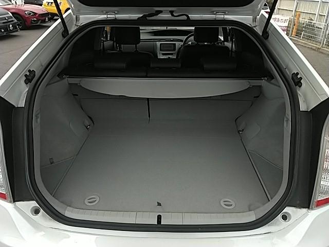 プリウス Ｇ　キーレス　ナビ　１５アルミホイール　エアバッグ　オートマ　フル装備　ＨＩＤヘッドライト　ＥＴＣ　バックカメラ　スマートキー（14枚目）