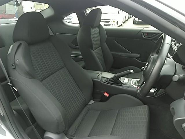 ＧＲ８６ ＳＺ　ワンオーナー　キーレス　１７アルミホイール　エアバッグ　フル装備　ＥＴＣ　バックカメラ　スマートキー（10枚目）