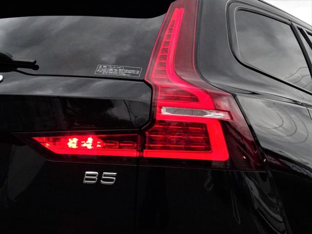 Ｖ６０ Ｂ５　Ｒデザイン　・クライメートパッケージ・カラーヘッドアップディスプレイ・ｈａｒｍａｎｋａｒｄｏｎサウンドナビシステム・フルセグＴＶ・全方位カメラ・４ゾーンエアコン・ファインナッパ革コンビシート・ｏｐ１９インチアルミ（36枚目）