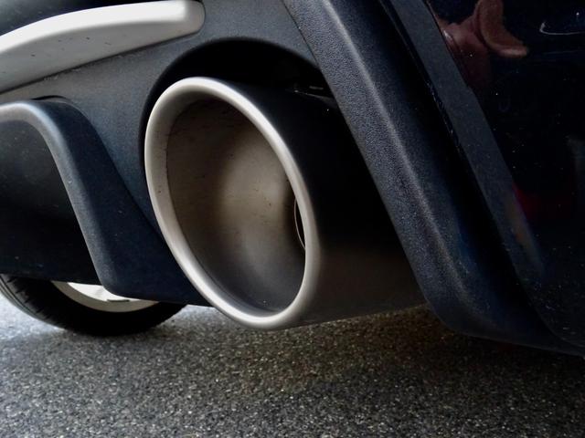 アバルト６９５ エッセエッセ 右５ＭＴ　マフラーＡＫＲＡＰＯＶＩＣバルブ常時開放設定　アルミボンネット／ＳＡＢＥＬＴ　ｅｓｓｅｅｓｓｅ専用シート／角度調整式リアスポイラー／ブラック＆ホワイトエンブレム化／ロゴインパクト／リア大型ロゴデカール／ＡＳＳＯカーボンパーツ／ナビＴＶバックカメラ（20枚目）
