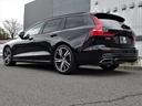 Ｖ６０ Ｂ５　Ｒデザイン　・クライメートパッケージ・カラーヘッドアップディスプレイ・ｈａｒｍａｎｋａｒｄｏｎサウンドナビシステム・フルセグＴＶ・全方位カメラ・４ゾーンエアコン・ファインナッパ革コンビシート・ｏｐ１９インチアルミ（8枚目）